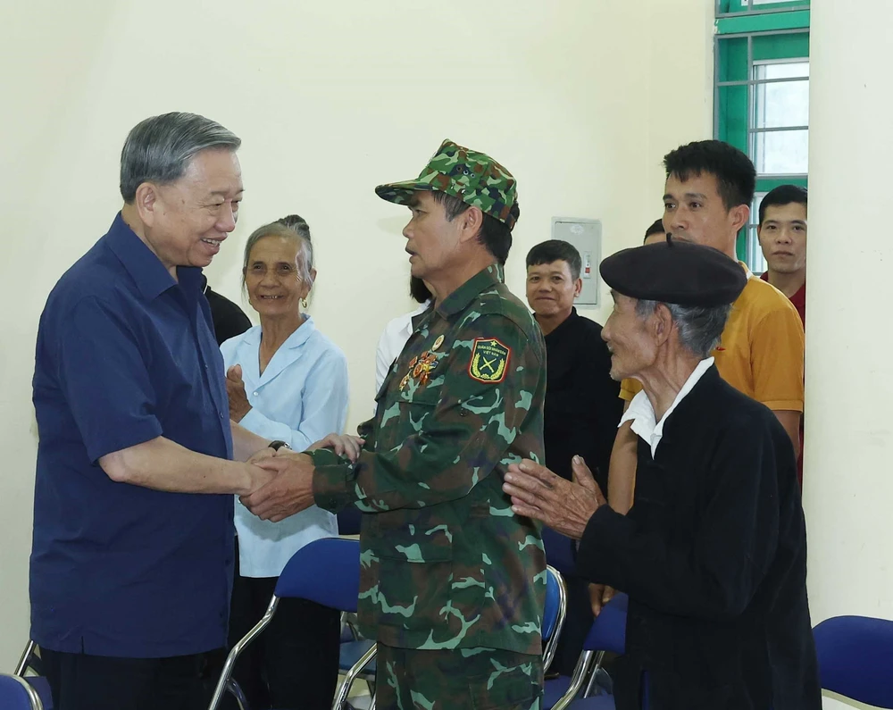 Tổng Bí thư Tô Lâm kiểm tra vận hành hoạt động hệ thống chính trị xã Si Pa Phìn (tỉnh Điện Biên) - Ảnh 7.