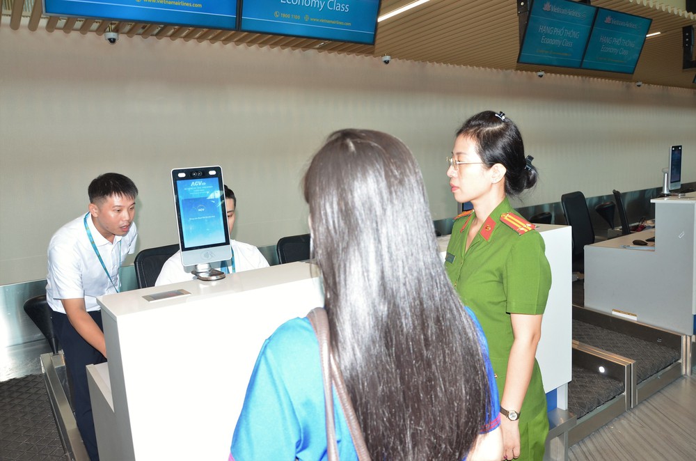 Triển khai ứng dụng nhận diện sinh trắc học tại Cảng hàng không quốc tế Tân Sơn Nhất - Ảnh 3.