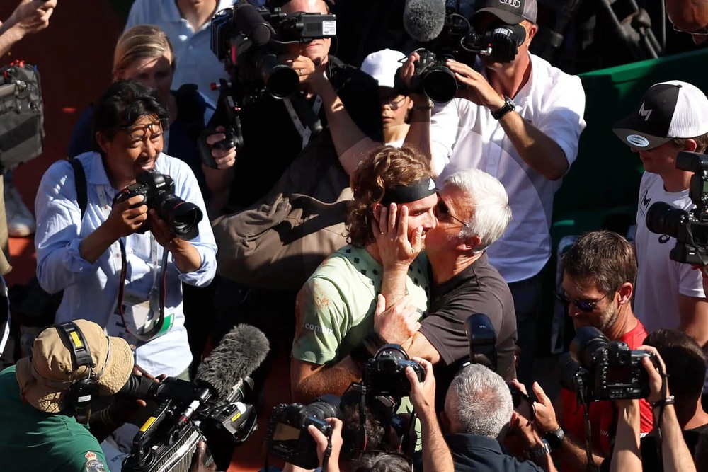 Stefanos Tsitsipas: Không HLV nào hiểu mình bằng cha - Ảnh 1.
