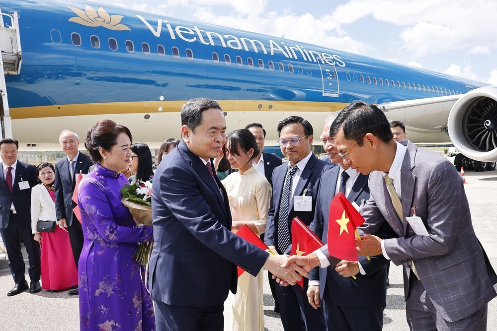 Chủ tịch Quốc hội Trần Thanh Mẫn tới Thụy Sĩ dự Hội nghị các Chủ tịch Quốc hội thế giới - Ảnh 4.