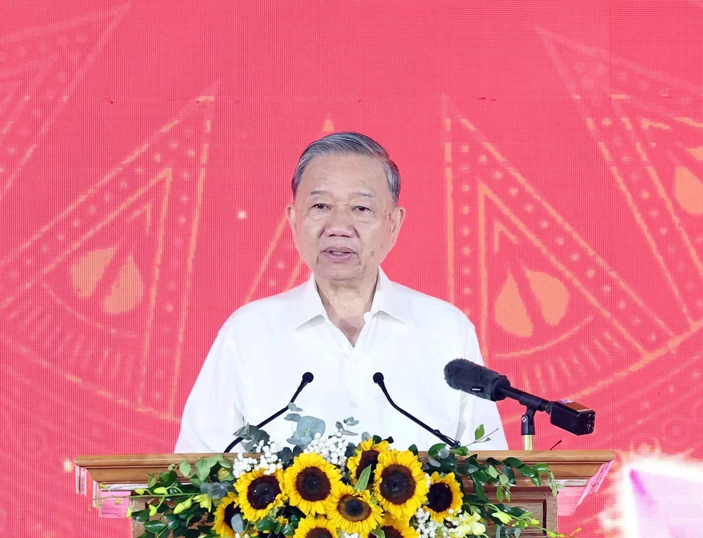 Tổng Bí Thư Tô Lâm dự Lễ khởi công Trường liên cấp Tiểu học, Trung học cơ sở xã Si Pa Phìn, tỉnh Điện Biên - Ảnh 4. Tổng Bí Thư Tô Lâm dự Lễ khởi công Trường liên cấp Tiểu học, Trung học cơ sở xã Si Pa Phìn, tỉnh Điện Biên - Ảnh 4.