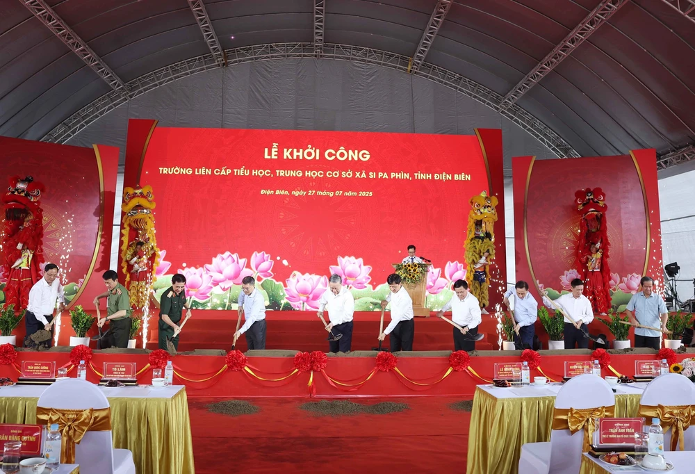 Tổng Bí Thư Tô Lâm dự Lễ khởi công Trường liên cấp Tiểu học, Trung học cơ sở xã Si Pa Phìn, tỉnh Điện Biên - Ảnh 7. Tổng Bí Thư Tô Lâm dự Lễ khởi công Trường liên cấp Tiểu học, Trung học cơ sở xã Si Pa Phìn, tỉnh Điện Biên - Ảnh 7.