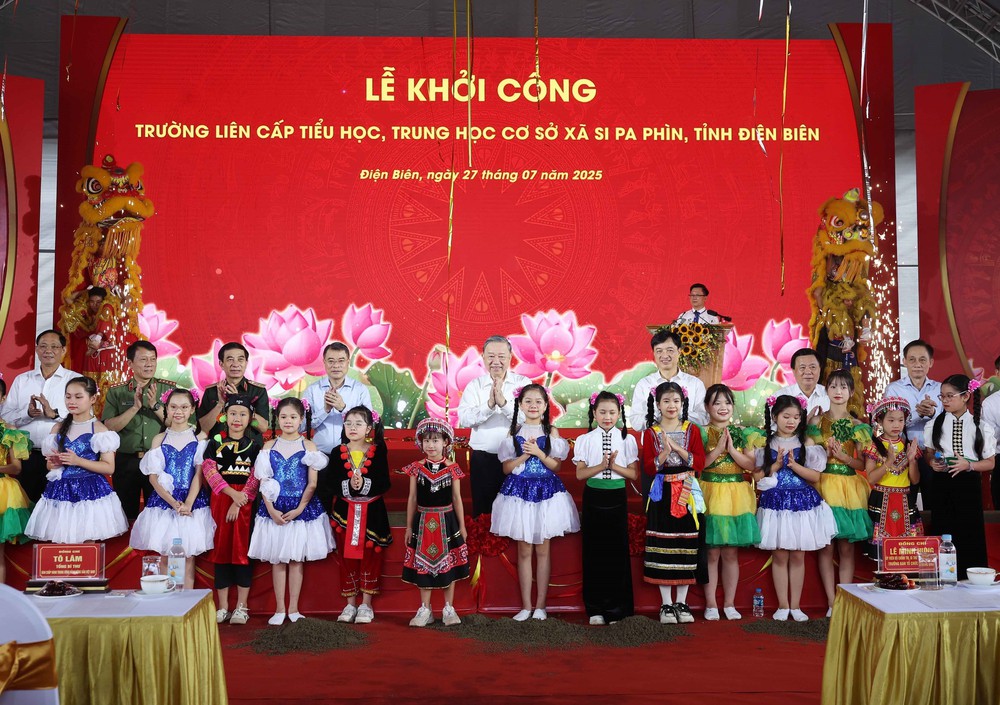 Tổng Bí Thư Tô Lâm dự Lễ khởi công Trường liên cấp Tiểu học, Trung học cơ sở xã Si Pa Phìn, tỉnh Điện Biên - Ảnh 8. Tổng Bí Thư Tô Lâm dự Lễ khởi công Trường liên cấp Tiểu học, Trung học cơ sở xã Si Pa Phìn, tỉnh Điện Biên - Ảnh 8.