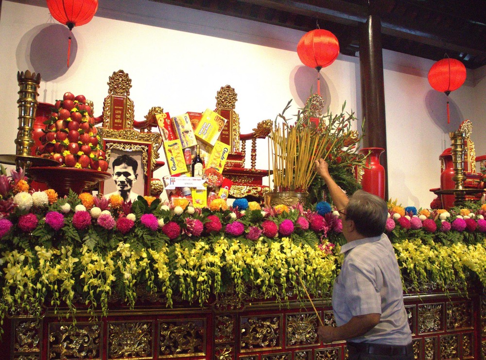 Ngày Thương binh - Liệt sĩ 27/7: Lãnh đạo Thành phố Hồ Chí Minh dâng hương tưởng niệm các Anh hùng liệt sĩ tại Côn Đảo - Ảnh 3.