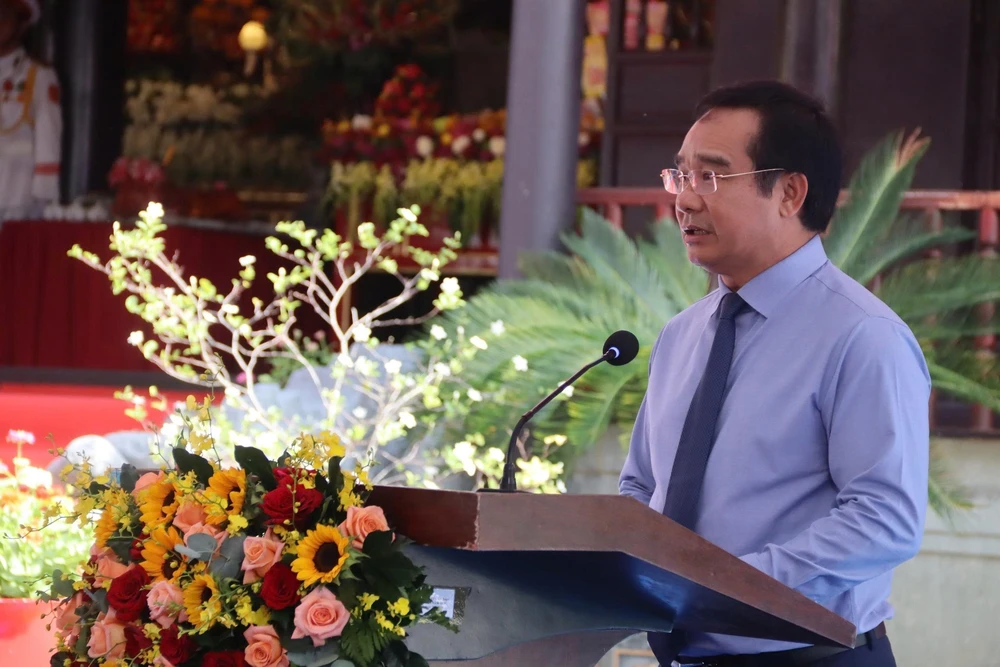 Ngày Thương binh - Liệt sĩ 27/7: Lãnh đạo Thành phố Hồ Chí Minh dâng hương tưởng niệm các Anh hùng liệt sĩ tại Côn Đảo - Ảnh 7.
