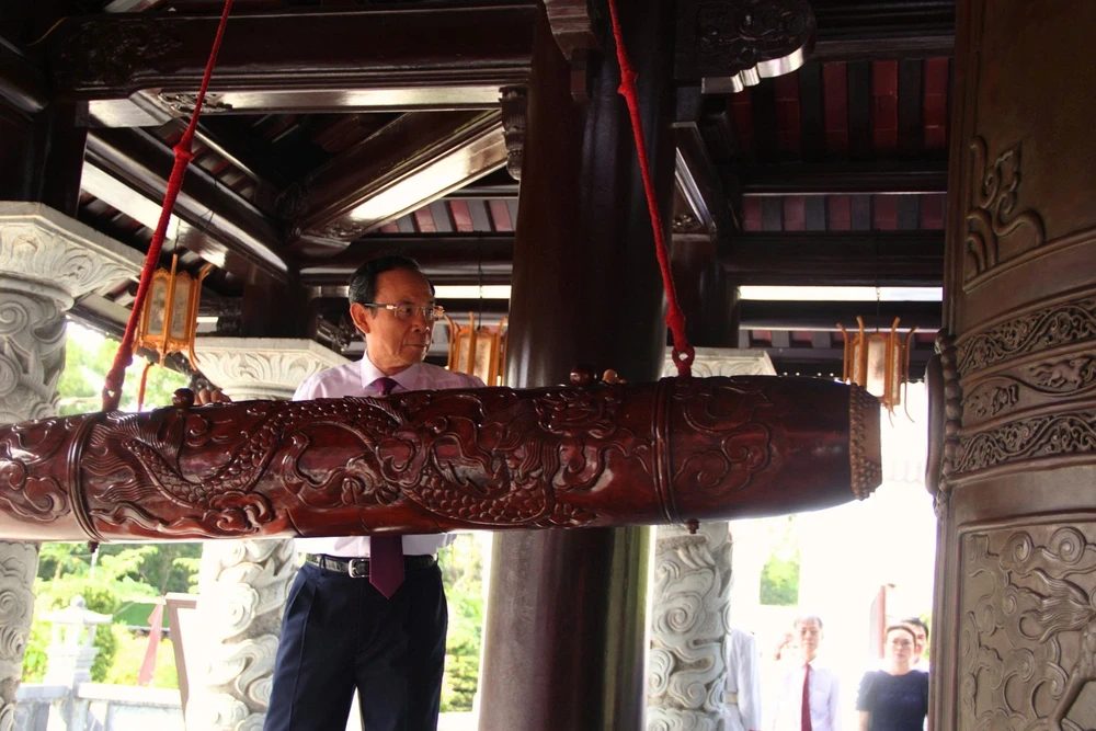 Ngày Thương binh - Liệt sĩ 27/7: Lãnh đạo Thành phố Hồ Chí Minh dâng hương tưởng niệm các Anh hùng liệt sĩ tại Côn Đảo - Ảnh 4.