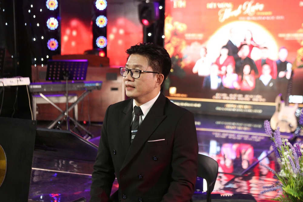 NSND Đức Long hội ngộ học trò cũ Đào Trọng Hải trong minishow &quot;Dệt mộng thanh xuân&quot; - Ảnh 1.