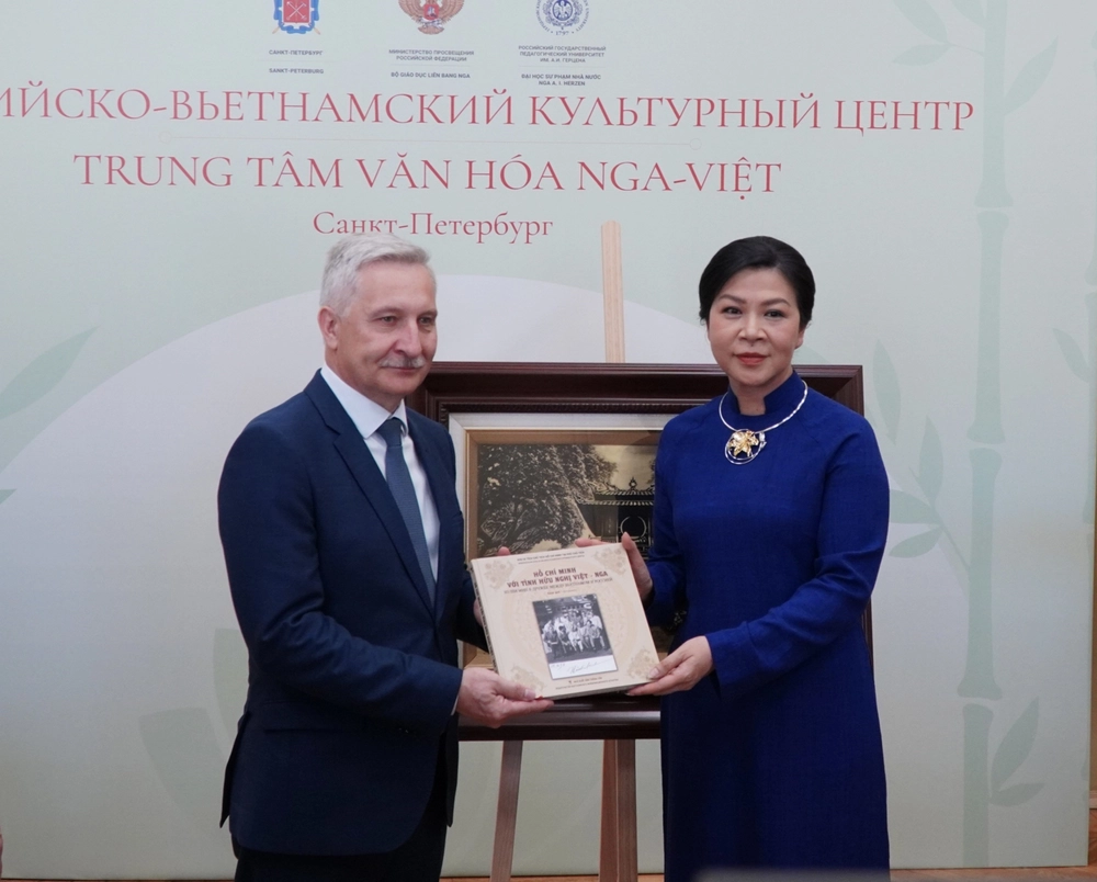 75 năm quan hệ Việt Nam - Nga: Khai trương Trung tâm Văn hóa Nga - Việt tại Saint-Petersburg - Ảnh 3.