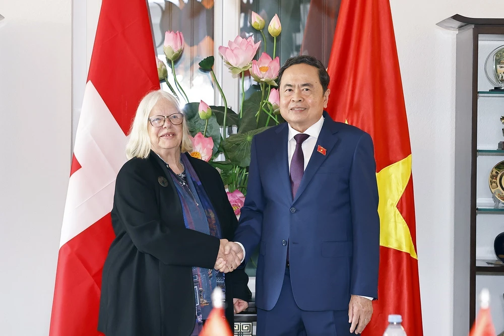 Chủ tịch Quốc hội Trần Thanh Mẫn tiếp Chủ tịch Hội Hữu nghị Thụy Sĩ - Việt Nam - Ảnh 1.