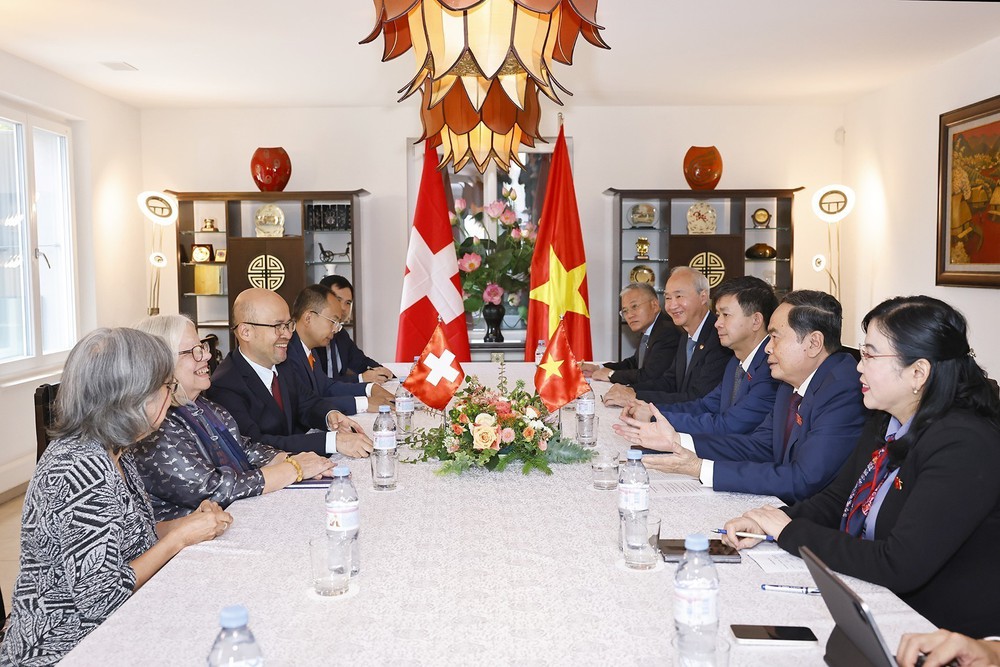 Chủ tịch Quốc hội Trần Thanh Mẫn tiếp Chủ tịch Hội Hữu nghị Thụy Sĩ - Việt Nam - Ảnh 2.