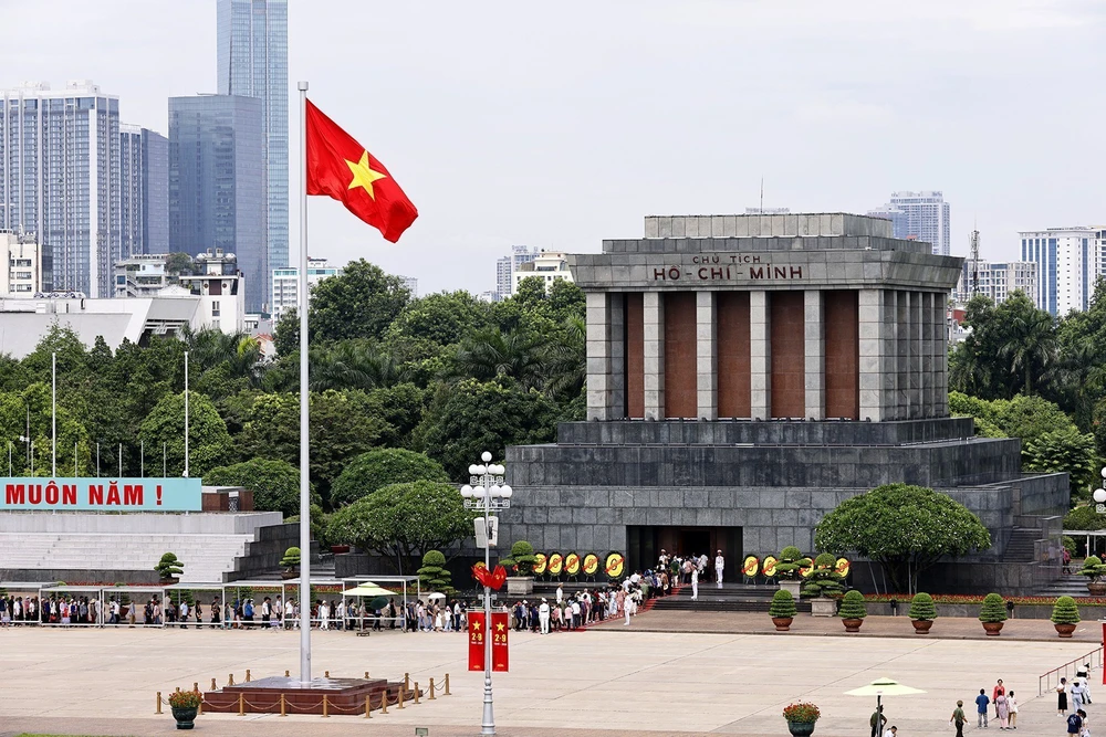 Chuẩn bị tốt điều kiện phục vụ khách du lịch dịp kỷ niệm 80 năm Cách mạng tháng Tám và Quốc khánh 2/9 - Ảnh 2. Chuẩn bị tốt điều kiện phục vụ khách du lịch dịp kỷ niệm 80 năm Cách mạng tháng Tám và Quốc khánh 2/9 - Ảnh 2.