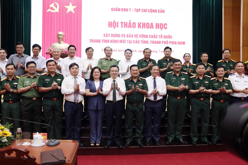 Hội thảo khoa học về xây dựng và bảo vệ vững chắc Tổ quốc trong tình hình mới - Ảnh 3.