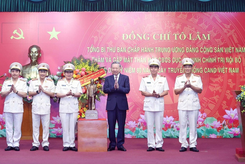 Tổng Bí thư Tô Lâm: Đổi mới mạnh mẽ tư duy, cách thức triển khai bảo vệ an ninh chính trị nội bộ - Ảnh 2.