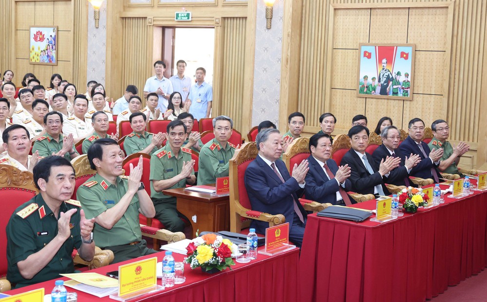 Tổng Bí thư Tô Lâm: Đổi mới mạnh mẽ tư duy, cách thức triển khai bảo vệ an ninh chính trị nội bộ - Ảnh 8.