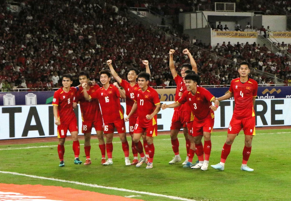 TRỰC TIẾP bóng đá Việt Nam 1-0 Indonesia (Hiệp 2): Công Phương mở tỷ số - Ảnh 3.