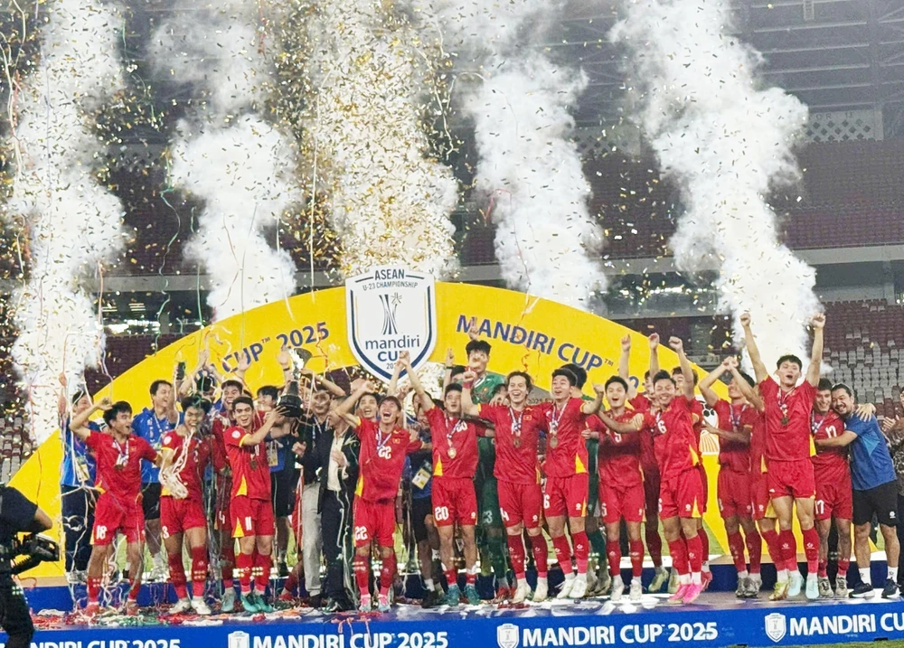 U23 Việt Nam vô địch Đông Nam Á: Chiến thắng của khát vọng vươn cao, của ý chí thép và tinh thần bất khuất - Ảnh 3. U23 Việt Nam vô địch Đông Nam Á: Chiến thắng của khát vọng vươn cao, của ý chí thép và tinh thần bất khuất - Ảnh 3.