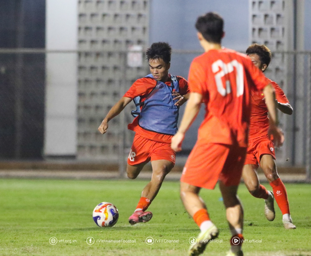 &quot;Lá bài giấu kín&quot; hóa &quot;người hùng&quot; của U23 Việt Nam - Ảnh 1.