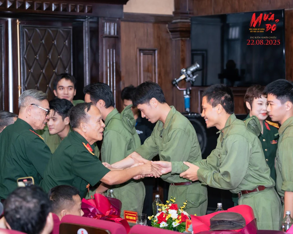 Cựu chiến binh xúc động khi xem 'Mưa đỏ', nhận định bối cảnh dựng sát hiện thực - Ảnh 5.