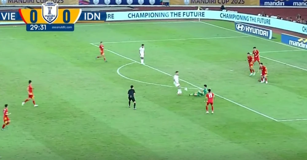 Trần Trung Kiên: Chốt chặn số một nơi hàng thủ U23 Việt Nam, điểm tựa hàng đầu cho SEA Games 33 - Ảnh 2. Trần Trung Kiên: Chốt chặn số một nơi hàng thủ U23 Việt Nam, điểm tựa hàng đầu cho SEA Games 33 - Ảnh 2.