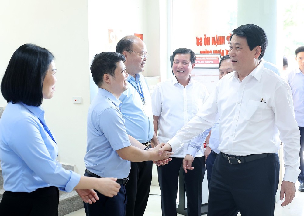 Chủ tịch nước kiểm tra việc vận hành chính quyền hai cấp tại Quảng Ninh - Ảnh 11.