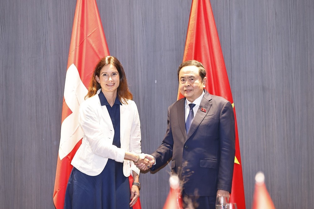 Chủ tịch Quốc hội Trần Thanh Mẫn hội kiến Chủ tịch Hạ viện Thụy Sĩ Maja Riniker - Ảnh 1.