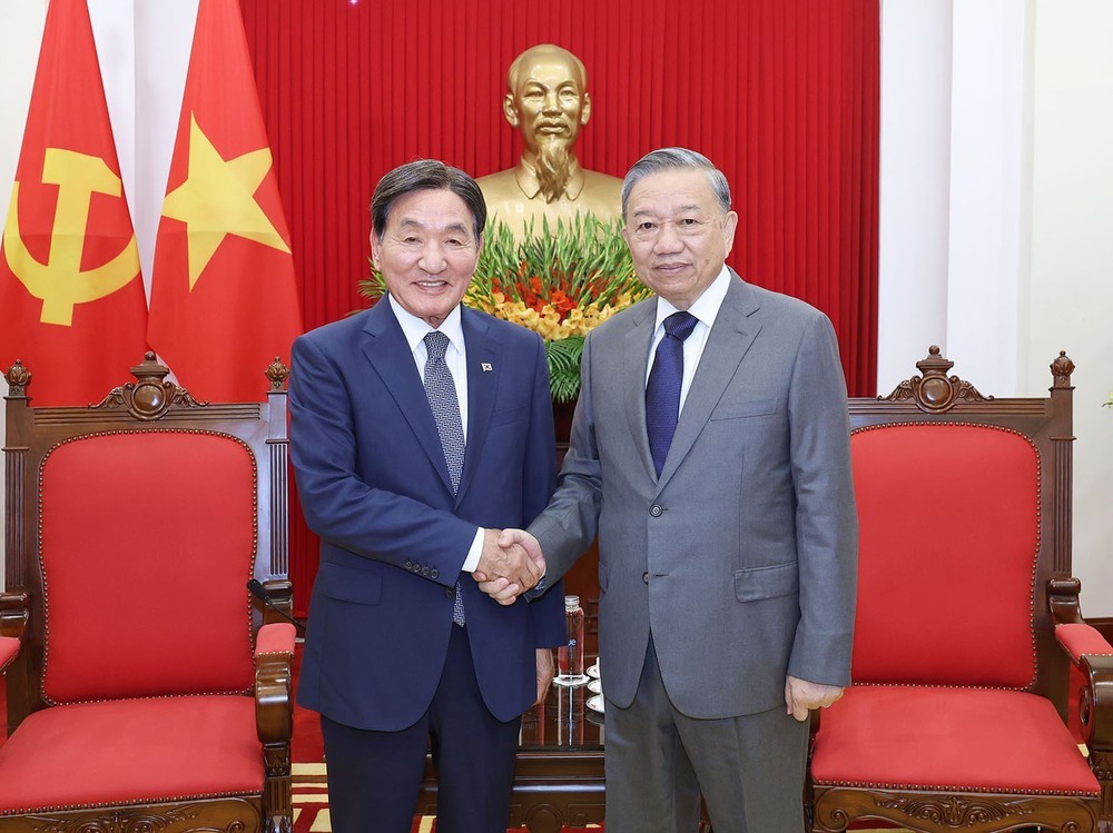 Tổng Bí thư Tô Lâm tiếp Đặc phái viên của Tổng thống Hàn Quốc - Ảnh 1.