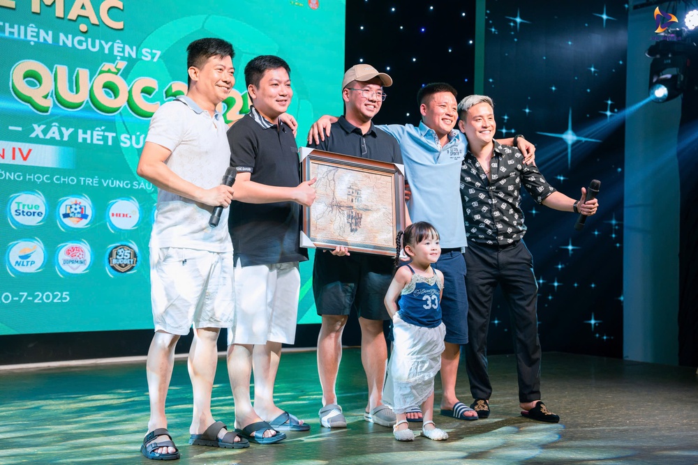 Gây quỹ hơn 2,46 tỷ đồng xây trường cho trẻ em vùng cao từ 'CHẠY LEAGUE 2025' - Ảnh 2.