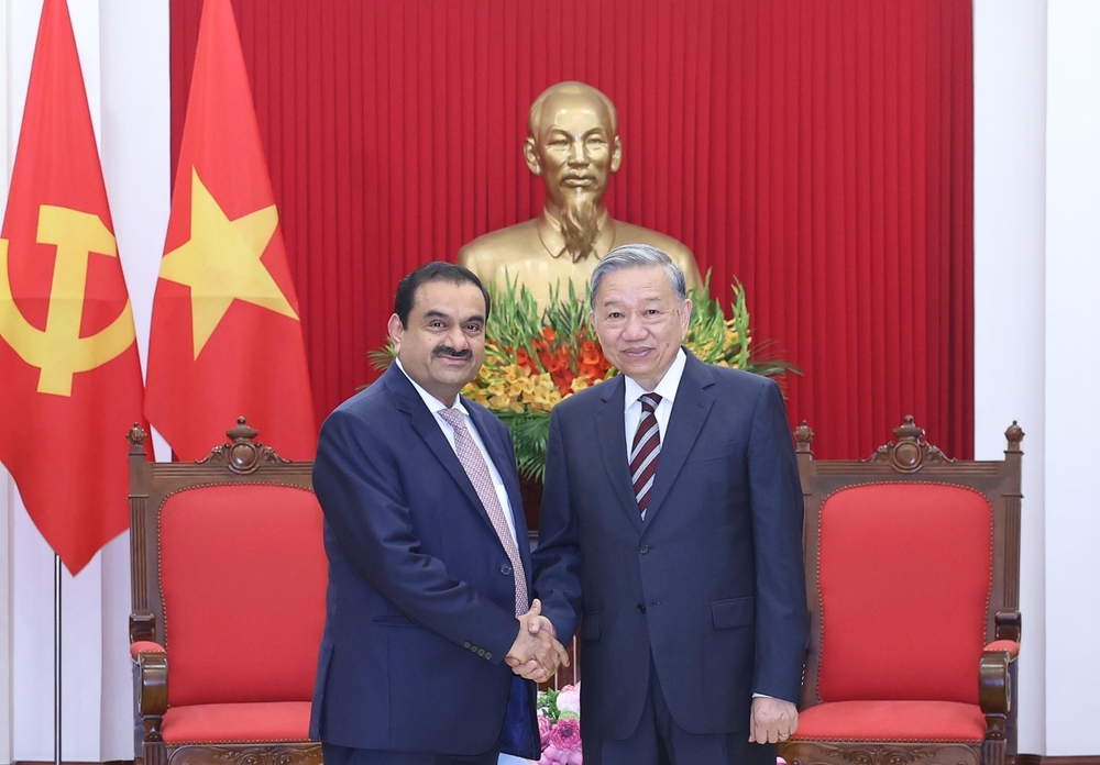  Tổng Bí thư Tô Lâm tiếp Chủ tịch Tập đoàn Adani Ấn Độ - Ảnh 1.