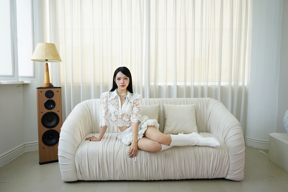 PinkBunny tái xuất với &quot;Flower&quot;: V-pop đã có phiên bản âm nhạc như Jisoo - Ảnh 2.