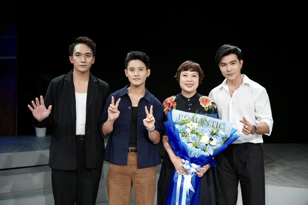 'Mưa đỏ': Diễn viên rơi nước mắt, đạo diễn Đặng Thái Huyền lại muốn phim &quot;ít lệ&quot; - Ảnh 4.