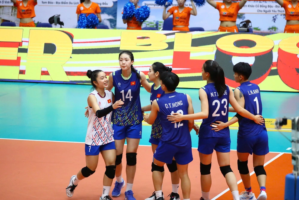 Đội tuyển U21 bóng chuyền nữ Việt Nam: Viết tiếp giấc mơ ở sân chơi thế giới - Ảnh 1.