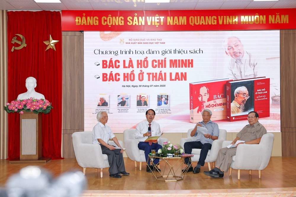Ra mắt hai cuốn sách tham khảo đặc biệt về Chủ tịch Hồ Chí Minh - Ảnh 5.