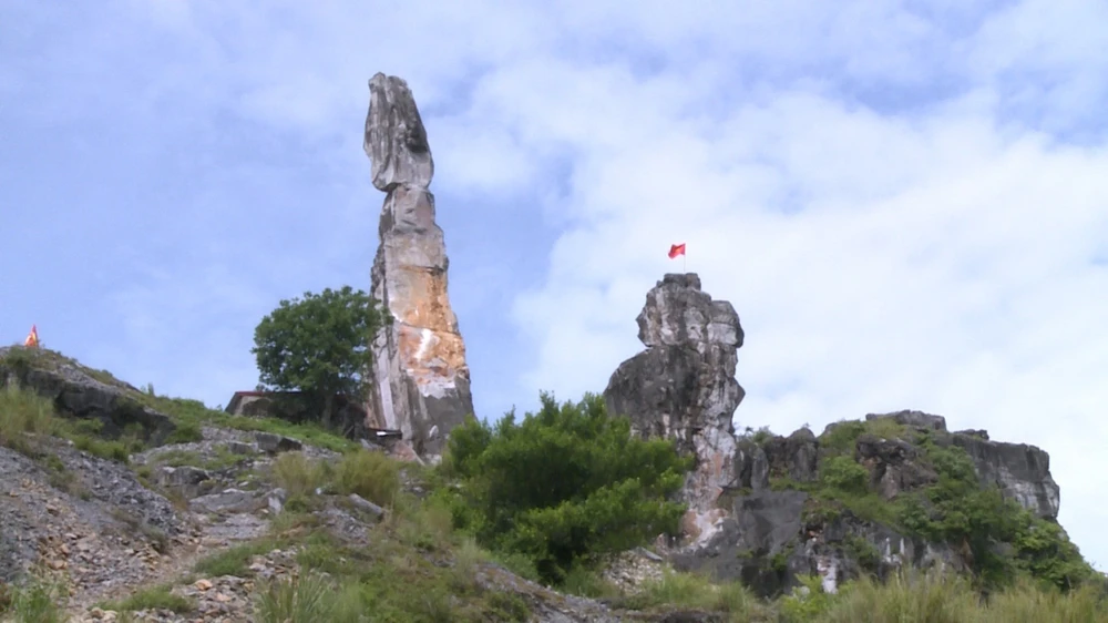 Góc nhìn 365: &quot;Giải cứu&quot; Hòn Vọng Phu - Ảnh 1.