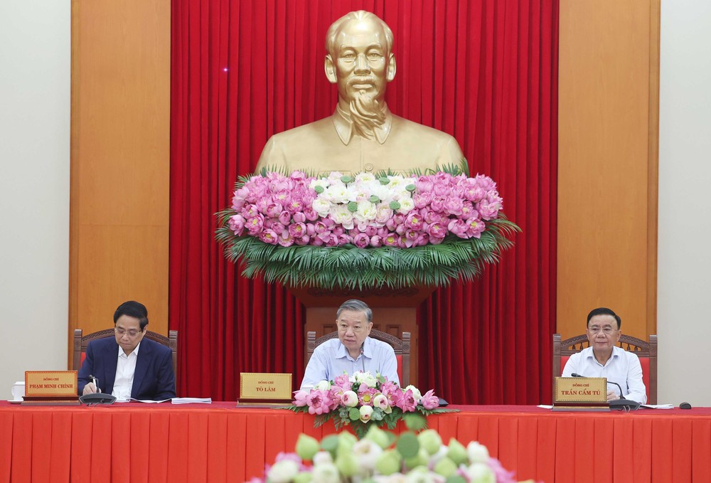 Tổng Bí thư Tô Lâm: Tiếp tục chủ động rà soát, hoàn thiện dự thảo các văn kiện Đại hội XIV của Đảng - Ảnh 2.