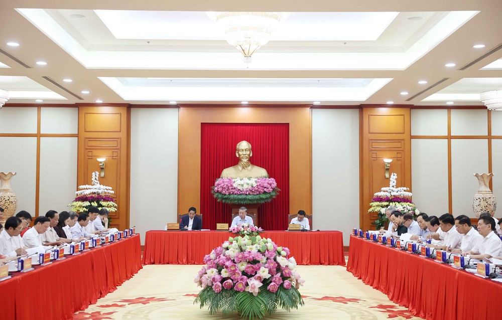 Tổng Bí thư Tô Lâm: Tiếp tục chủ động rà soát, hoàn thiện dự thảo các văn kiện Đại hội XIV của Đảng - Ảnh 3.