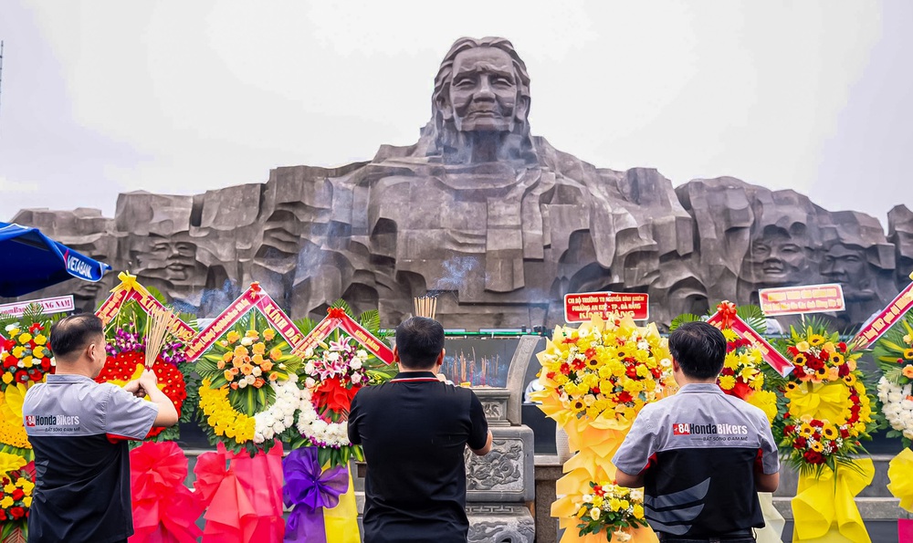 Biker miền Trung tri ân lịch sử, chinh phục hành trình gần 600km đến Măng Đen - Ảnh 2.