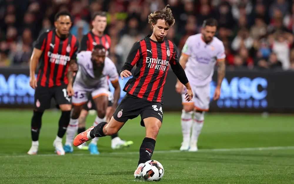 7 cầu thủ ghi bàn, AC Milan thắng 9-0 trước đội bóng có cầu thủ gốc Việt - Ảnh 1.