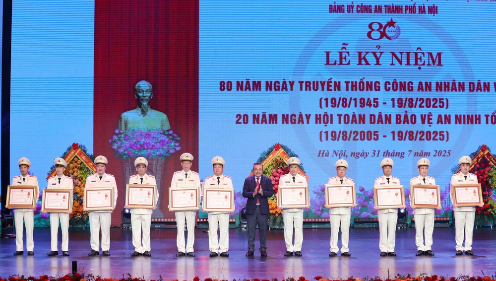 Đại tướng Lương Tam Quang: Công an Thủ đô cần chủ động sẵn sàng, không để bị động, bất ngờ - Ảnh 5.