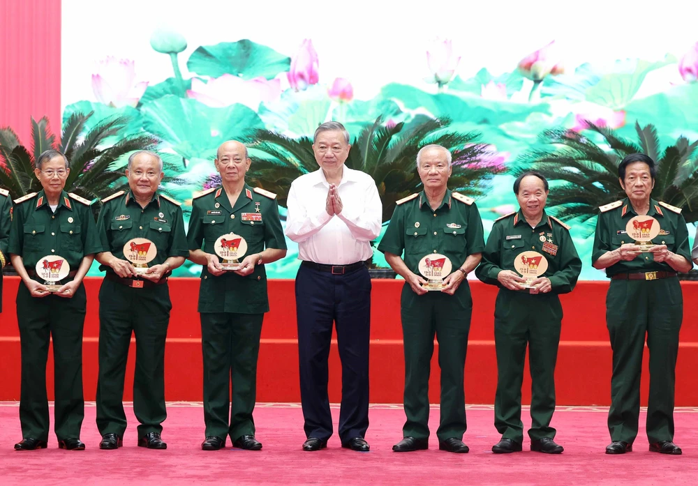 Tổng Bí thư Tô Lâm: Phát huy truyền thống cha ông, tiếp tục nỗ lực phấn đấu đạt những kỳ tích trong tương lai - Ảnh 2.