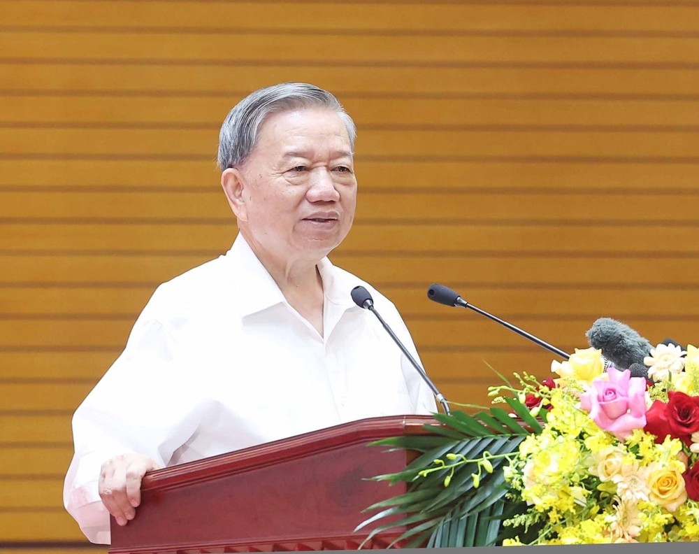 Tổng Bí thư Tô Lâm gặp mặt đại biểu có công với với cách mạng - Ảnh 8.
