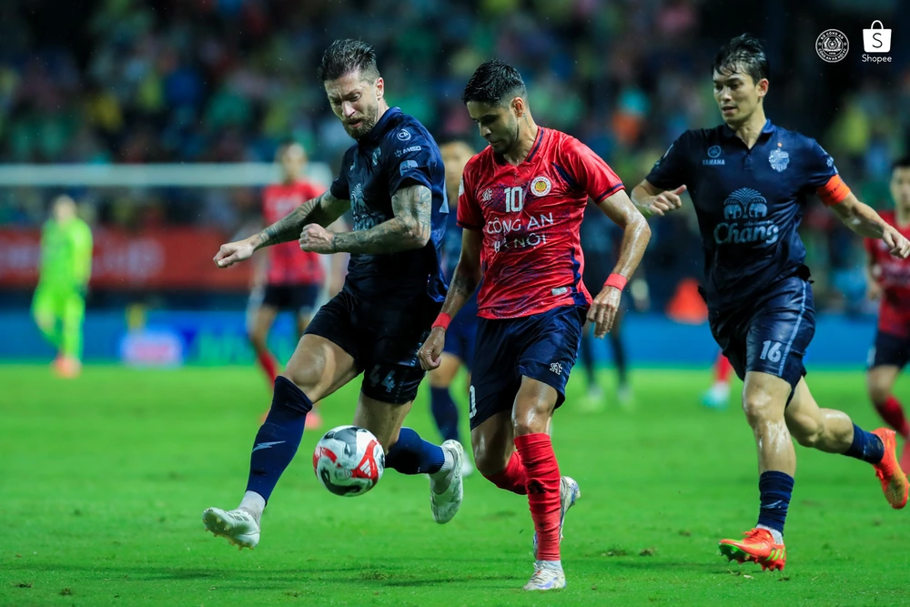 Shopee Cup 2025/26: CAHN tái ngộ Buriram United, Nam Định đọ sức Johor Darul Ta'zim - Ảnh 1.