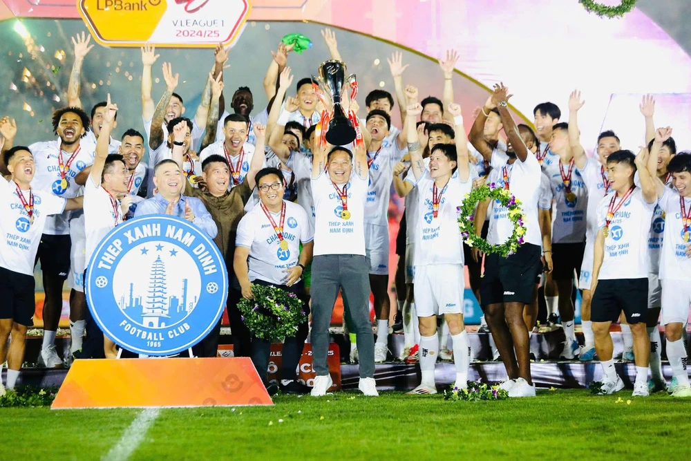 Shopee Cup 2025/26: CAHN tái ngộ Buriram United, Nam Định đọ sức Johor Darul Ta'zim - Ảnh 2.