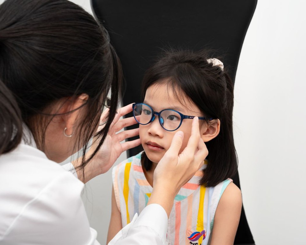 Quy trình kiểm soát cận thị tại Kính Hải Triều có gì đặc biệt? - Ảnh 5.