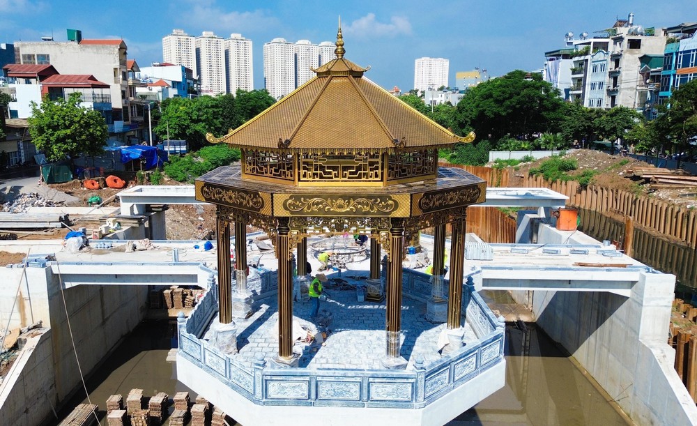 Đập dâng có đài quan sát trên sông Tô Lịch dần thành hình - Ảnh 6.