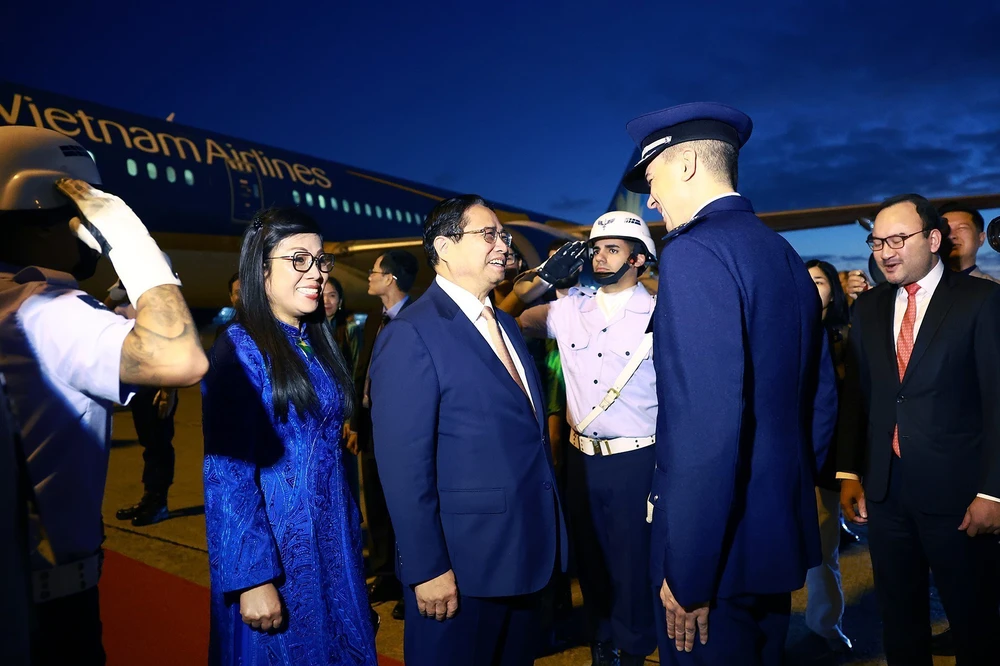 Thủ tướng tới Rio de Janeiro bắt đầu tham dự Hội nghị Thượng đỉnh BRICS mở rộng 2025 - Ảnh 3.