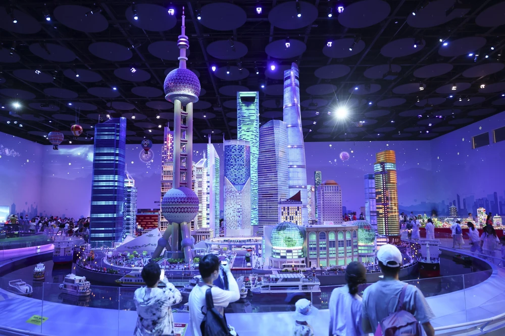 Trung Quốc khai trương công viên LEGOLAND lớn nhất thế giới - Ảnh 3. Trung Quốc khai trương công viên LEGOLAND lớn nhất thế giới - Ảnh 3.