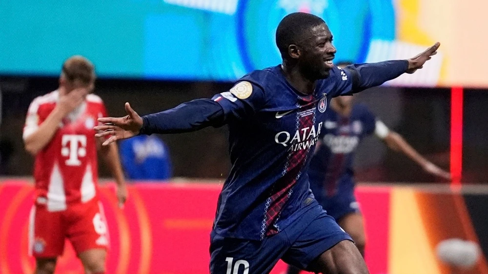 Dembele chạm 1 tay vào Quả bóng Vàng - Ảnh 1.
