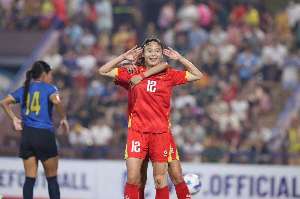 Tin nóng bóng đá Việt hôm nay 7/7: U22 Việt Nam chia tay cầu thủ trẻ xuất sắc nhất V-League; Đội tuyển nữ được thưởng 600 triệu đồng - Ảnh 1.