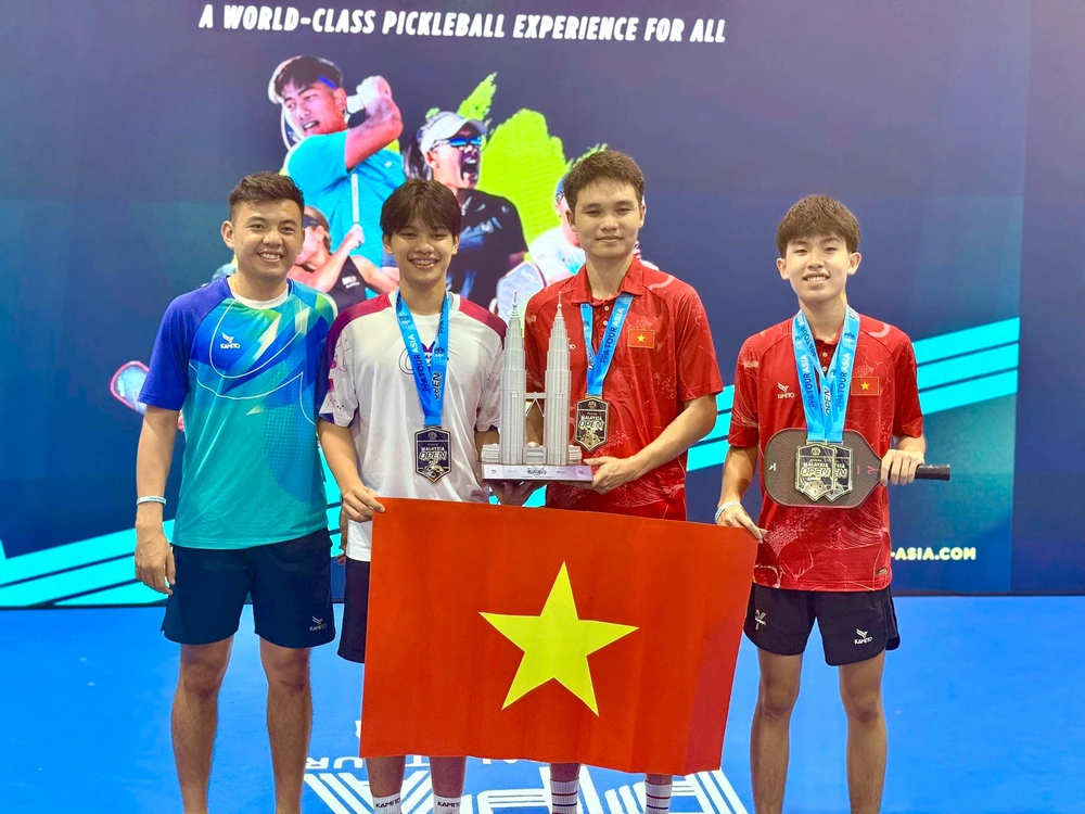 Thắng thuyết phục đối thủ người Ấn Độ, Trịnh Linh Giang vô địch giải Pickleball các tay vợt hàng đầu châu Á - Ảnh 1.