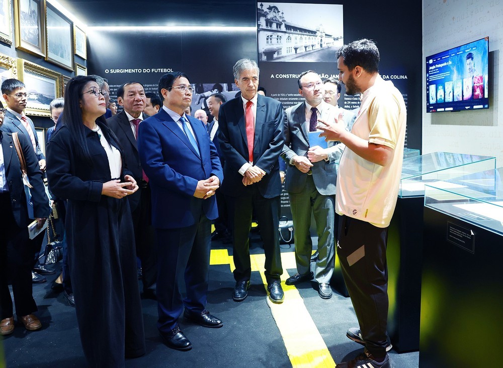 Thủ tướng Phạm Minh Chính thăm Câu lạc bộ bóng đá Vasco da Gama, Brazil - Ảnh 2.